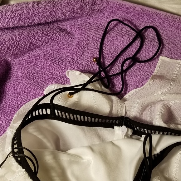 Layered silky top w spaghetti straps - Picture 7 of 7